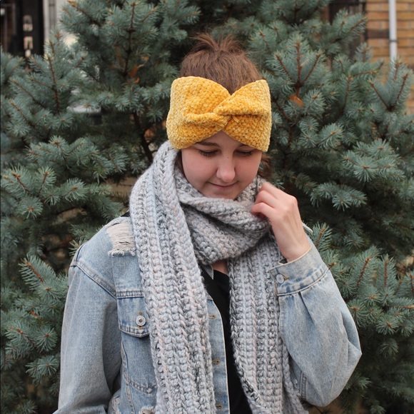 Handmade Velvet Headband - Picture 2 of 7